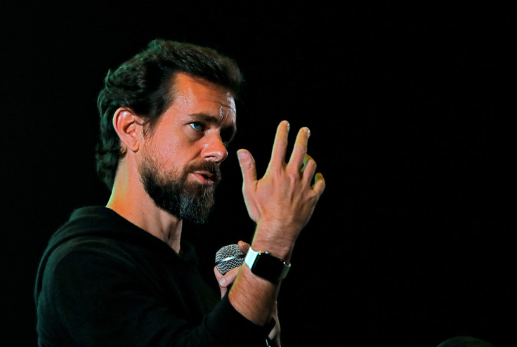 O CEO do Twitter, Jack Dorsey, fala aos alunos durante uma prefeitura no Instituto Indiano de Tecnologia (IIT) em Nova Delhi