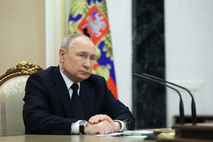 Putin emitiu advertências veladas de que a Rússia poderia usar armas nucleares se ameaçada