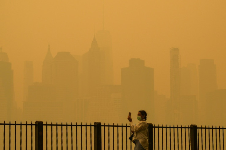 Incêndios florestais no Canadá envolveram Nova York em uma névoa amarela