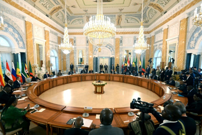 O presidente russo, Vladimir Putin, participou de uma reunião com delegações de líderes africanos em junho