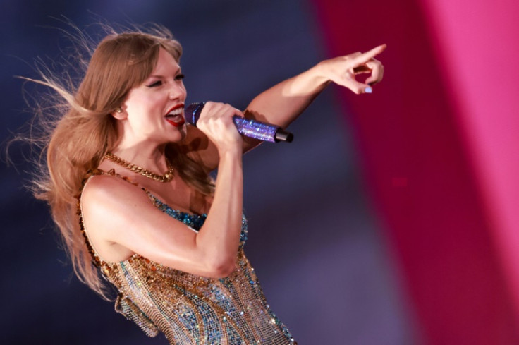 Taylor Swift se apresenta durante sua turnê Eras no estádio Sofi em Inglewood, Califórnia