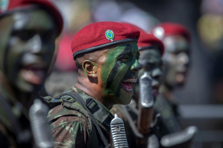 Membros das Forças Armadas brasileiras participam de desfile militar em comemoração ao dia da independência do Brasil no Rio de Janeiro em setembro de 2018