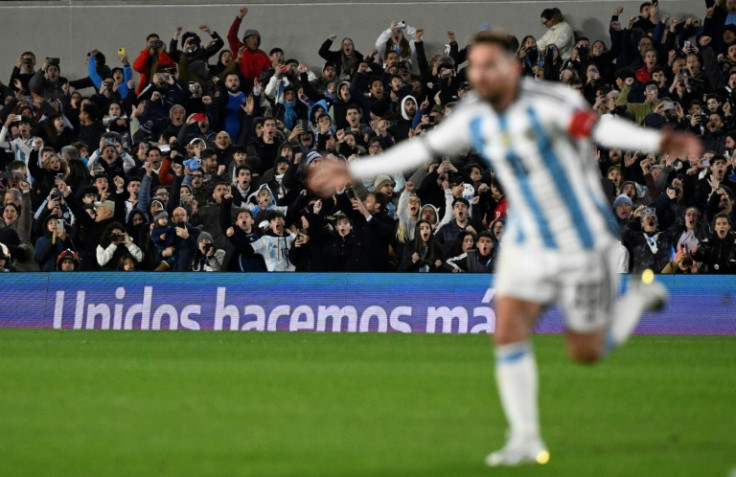 Durante a fase de qualificação para a Copa do Mundo de 2026, realizada em setembro, torcedores fervorosos de todo o continente reclamaram do custo de ver seu time favorito jogar.