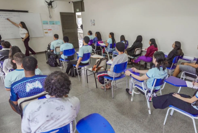 PISA 2025: Brasil permanece estagnado em matemática há uma década,